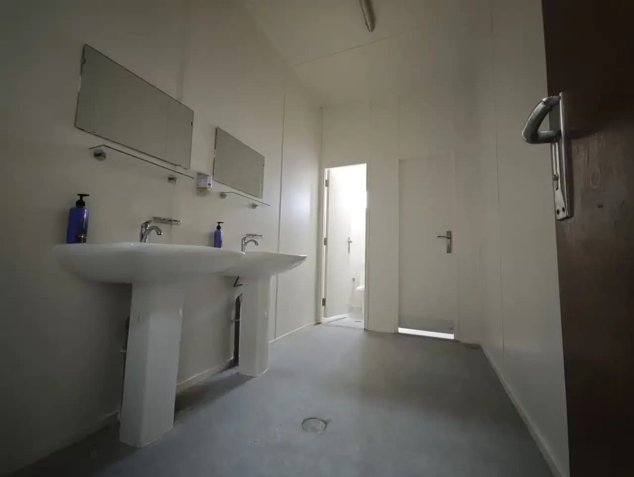 How Prefab Toilet Units Meet the Demand of UAE's Mega-Projects